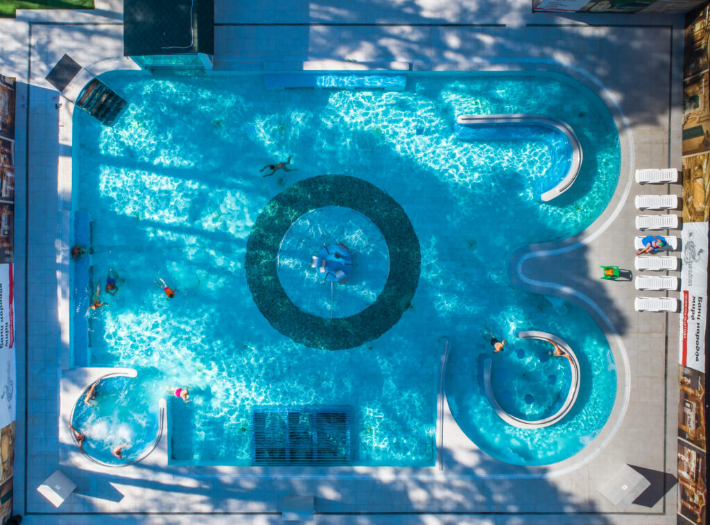 Открытый бассейн 450м<sup>2</sup>