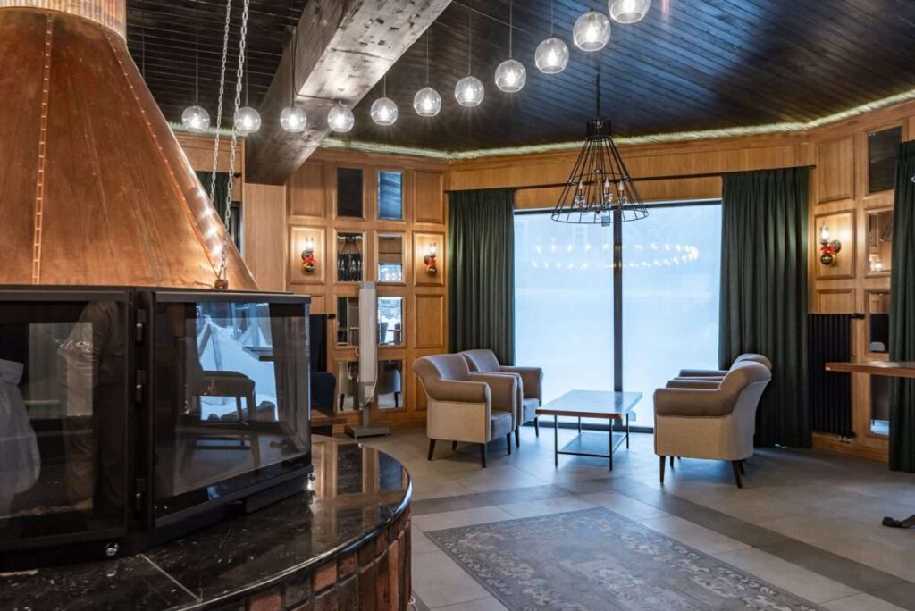 Каминный зал