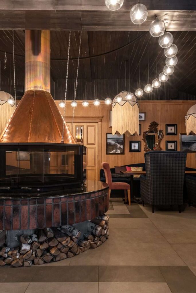 Каминный зал