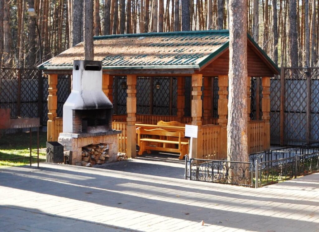 Проживание в Коттедж №1 с мангальной зоной в термальном курорте Баден Баден Еткуль