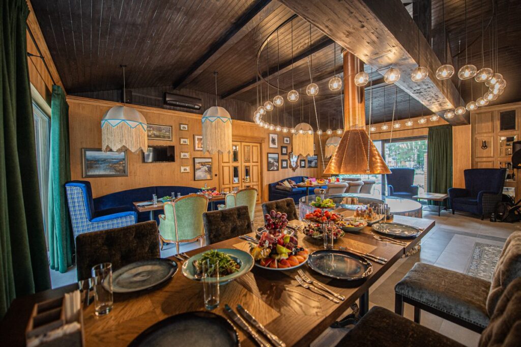 Каминный зал