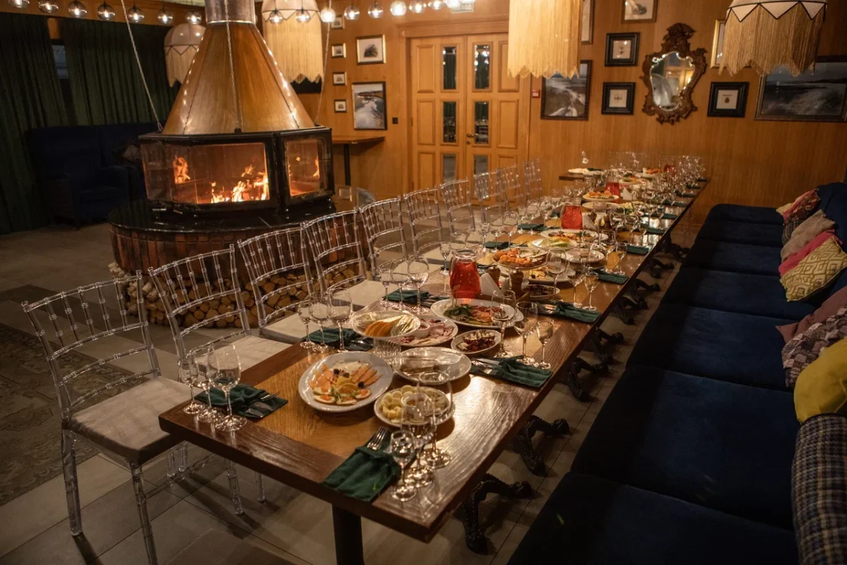 Каминный зал