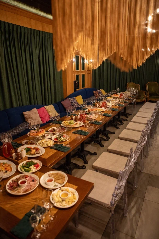 Каминный зал