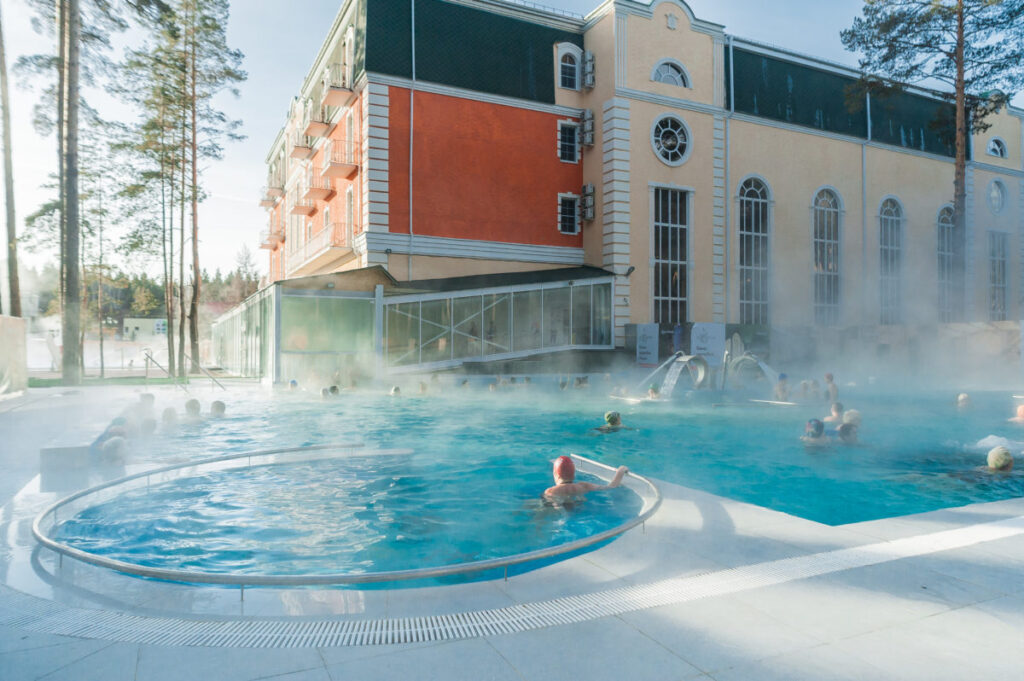 Открытый бассейн 450м<sup>2</sup>