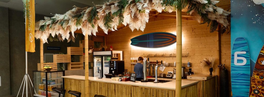 Бар у бассейна